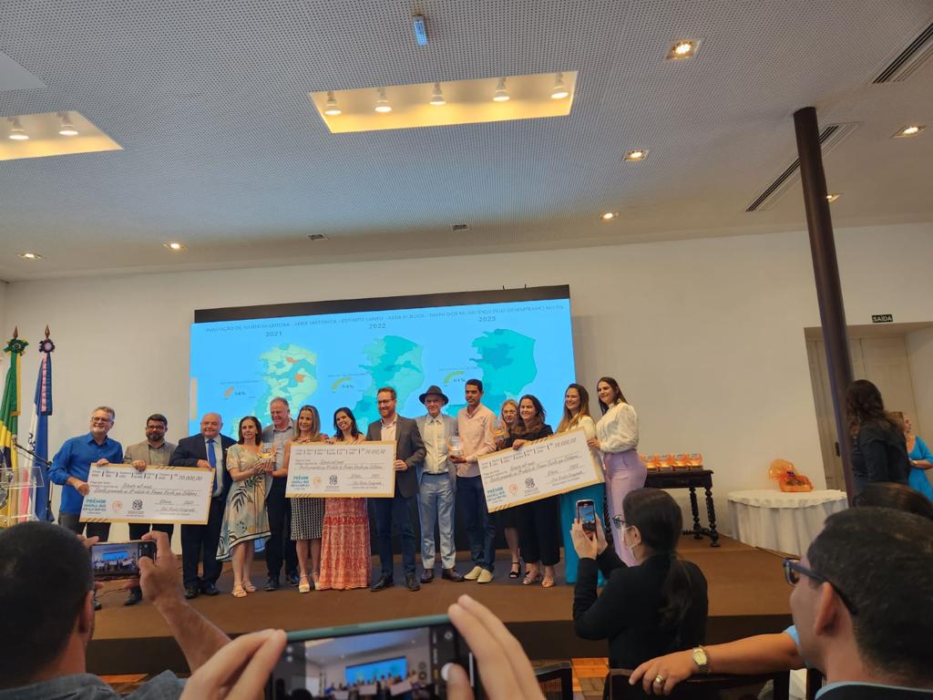 Três Escolas Municipais premiadas com Prêmio Escola que Colabora